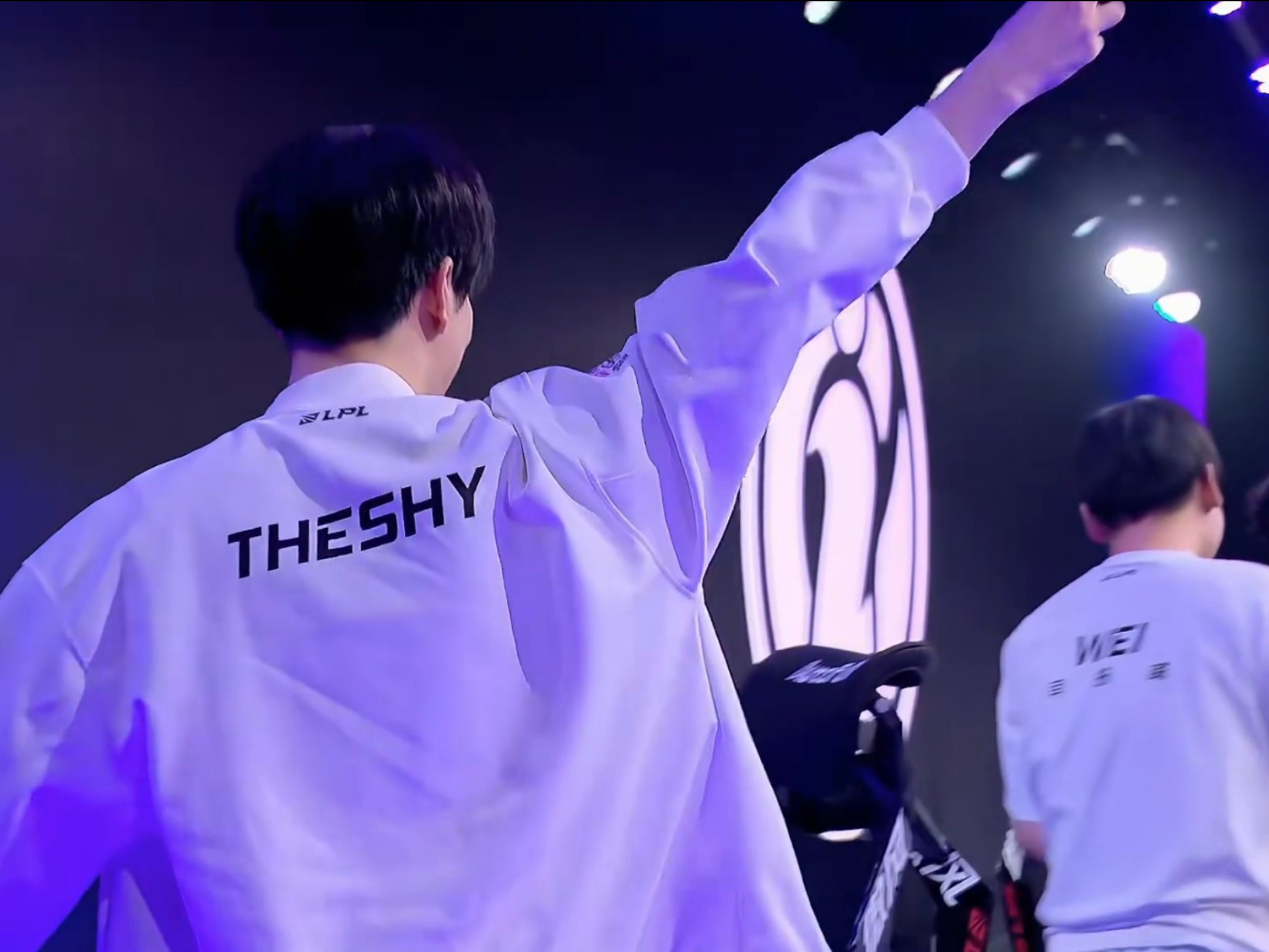 高的关注度 高的关注度