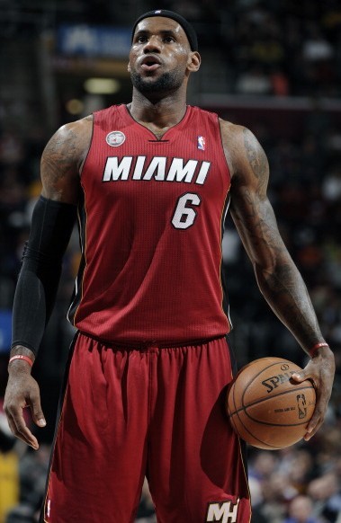 形成了呼应 形成了呼应